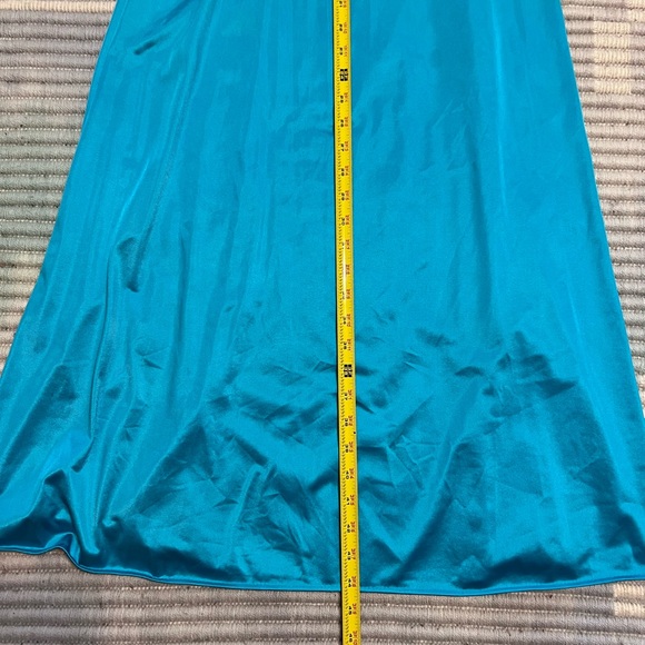 Vanity Fair Maxi Dress - Picture 7 of 7